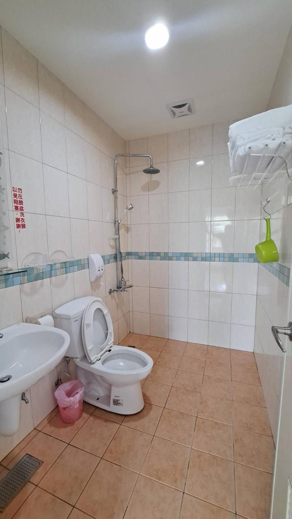 尖山沐氧 Jianshan Bathe Oxygen Kenting Rum bild